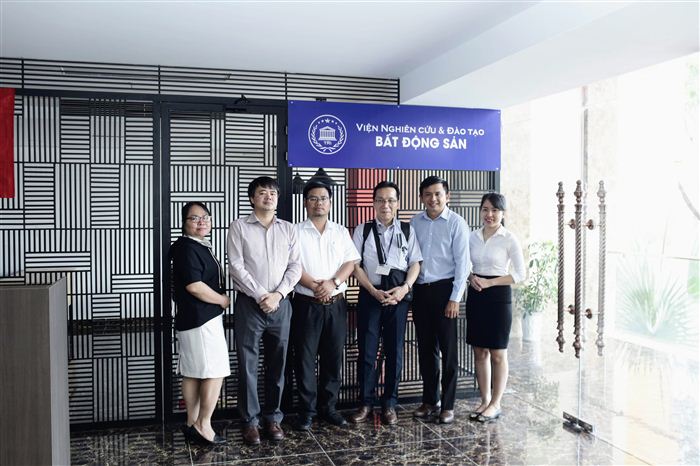 Đoàn Giáo Sư Và Sinh Viên Đại Học OsakaCity Thăm Viện Nghiên Cứu Và Đào Tạo Bất động Sản